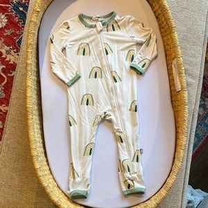 Kyte baby matcha rainbow size 6-12 months